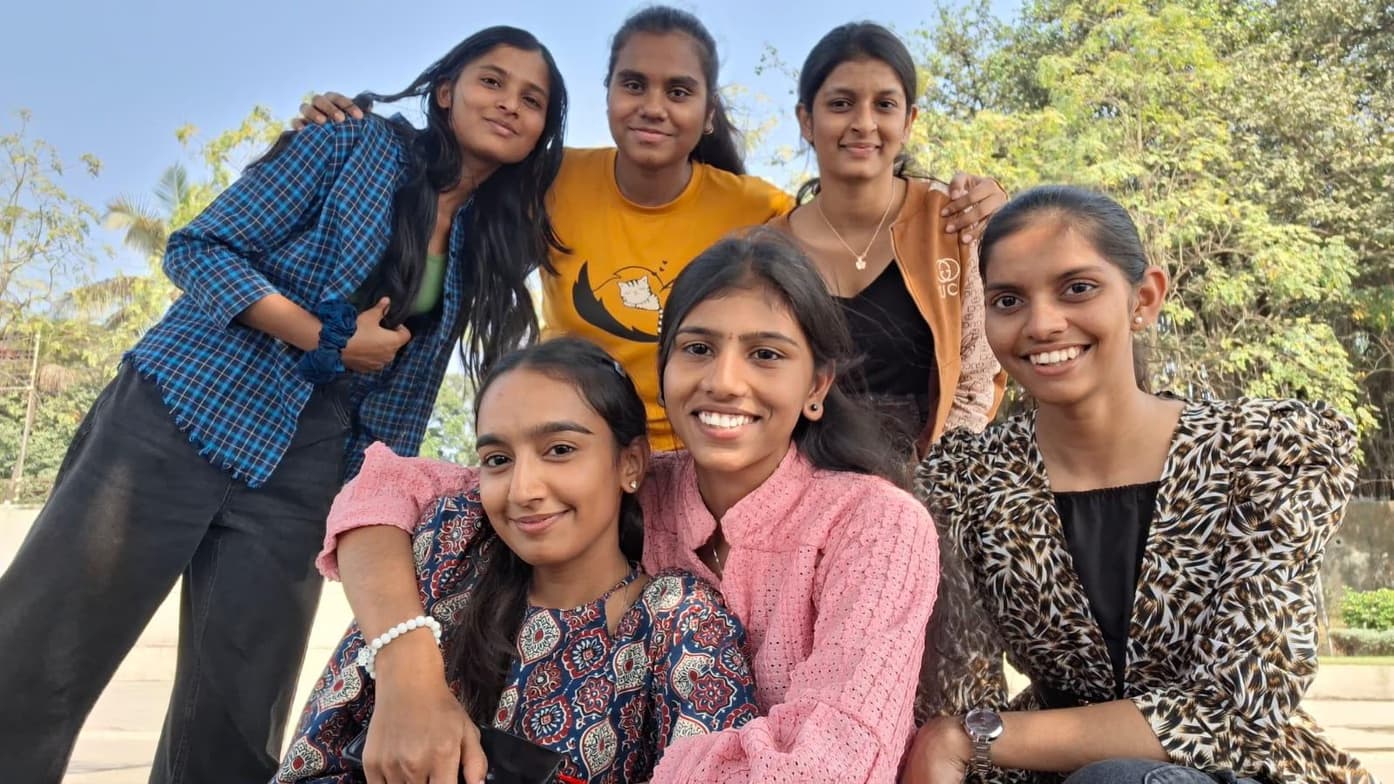 Travel snapshot of Arti during a trip 