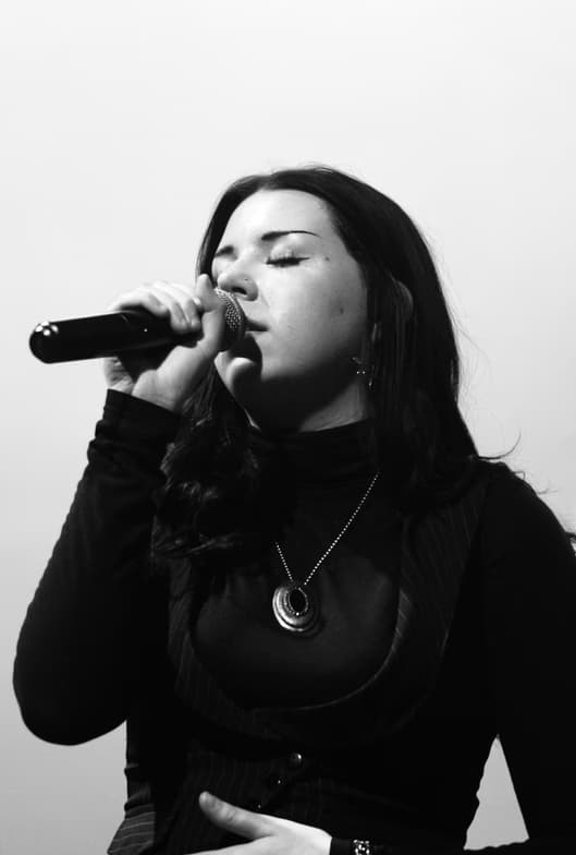 Profile photo of Sadie, Singing tutor at Wiingy 