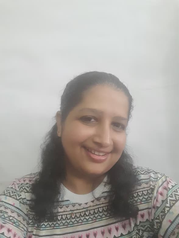 Profile photo of Sriya, GCSE tutor at Wiingy 