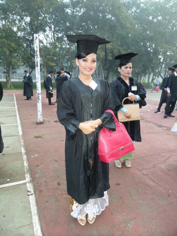 Graduation ceremony photo of Rany Purwade Putrie 