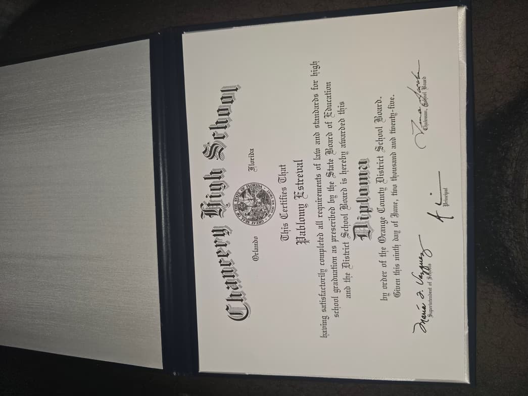 Verified degree or teaching certification of Pablomy  