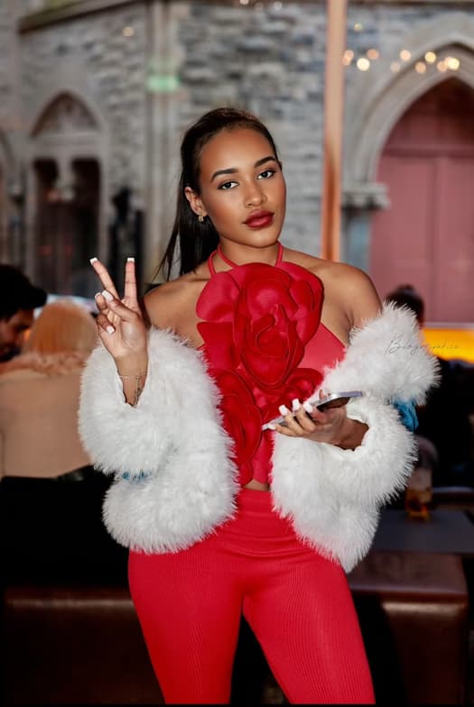 Casual photos of Chontay, Wiingy tutor 