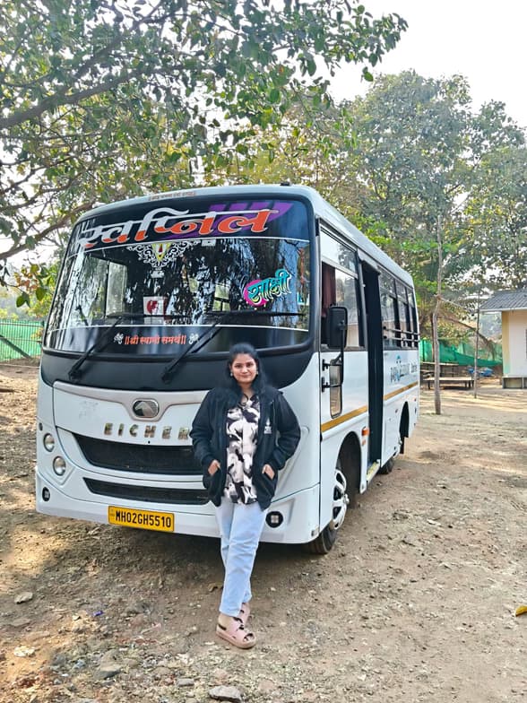 Travel snapshot of Khushbu during a trip 