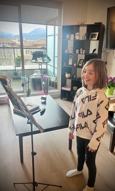 Alli conducting a lesson 