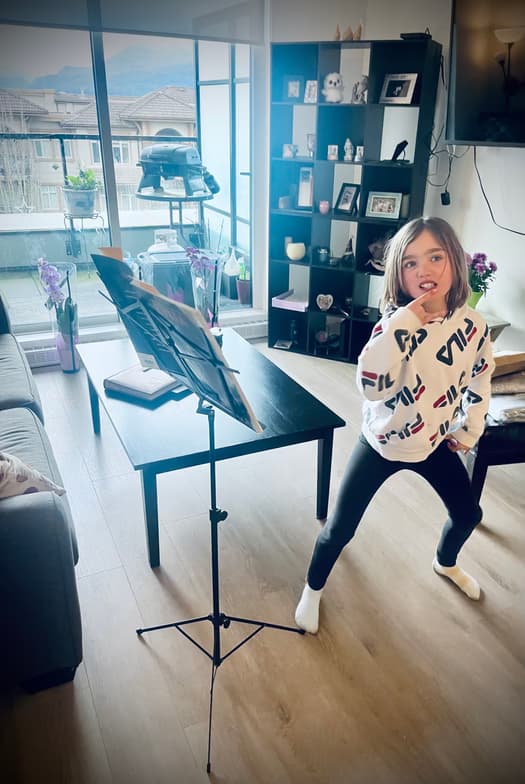 Alli conducting a lesson 