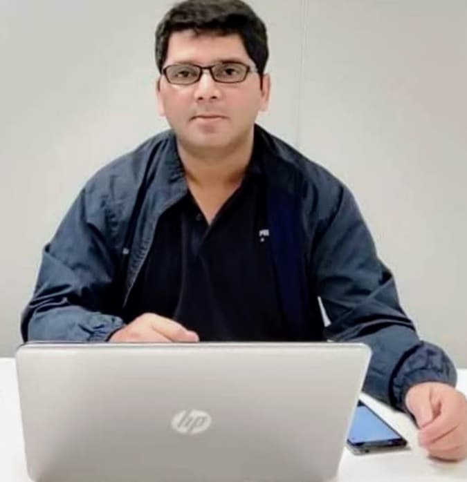 Profile photo of Ashish , Physics tutor at Wiingy 