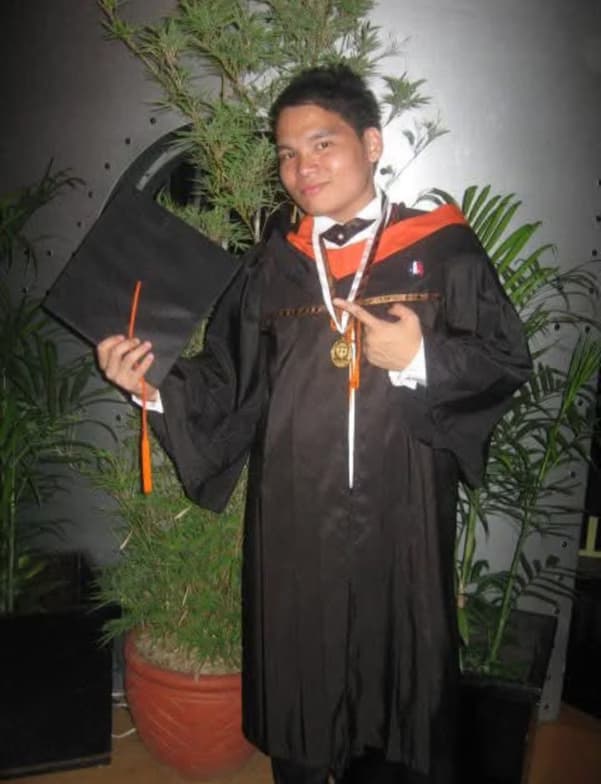 Graduation ceremony photo of Xernan 