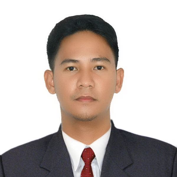 Profile photo of Jasmin, Physics tutor at Wiingy 