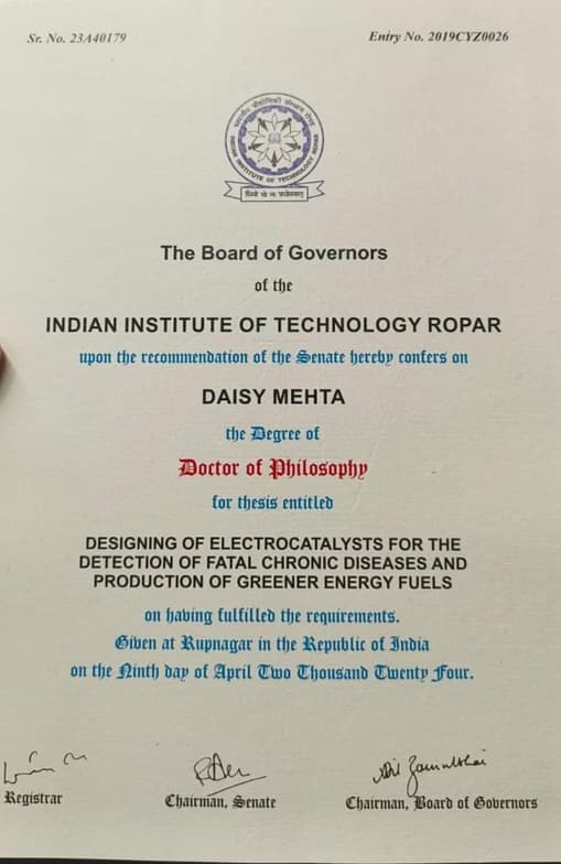 Verified degree or teaching certification of Daisy 