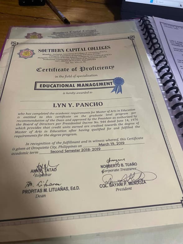 Verified degree or teaching certification of Lyn 