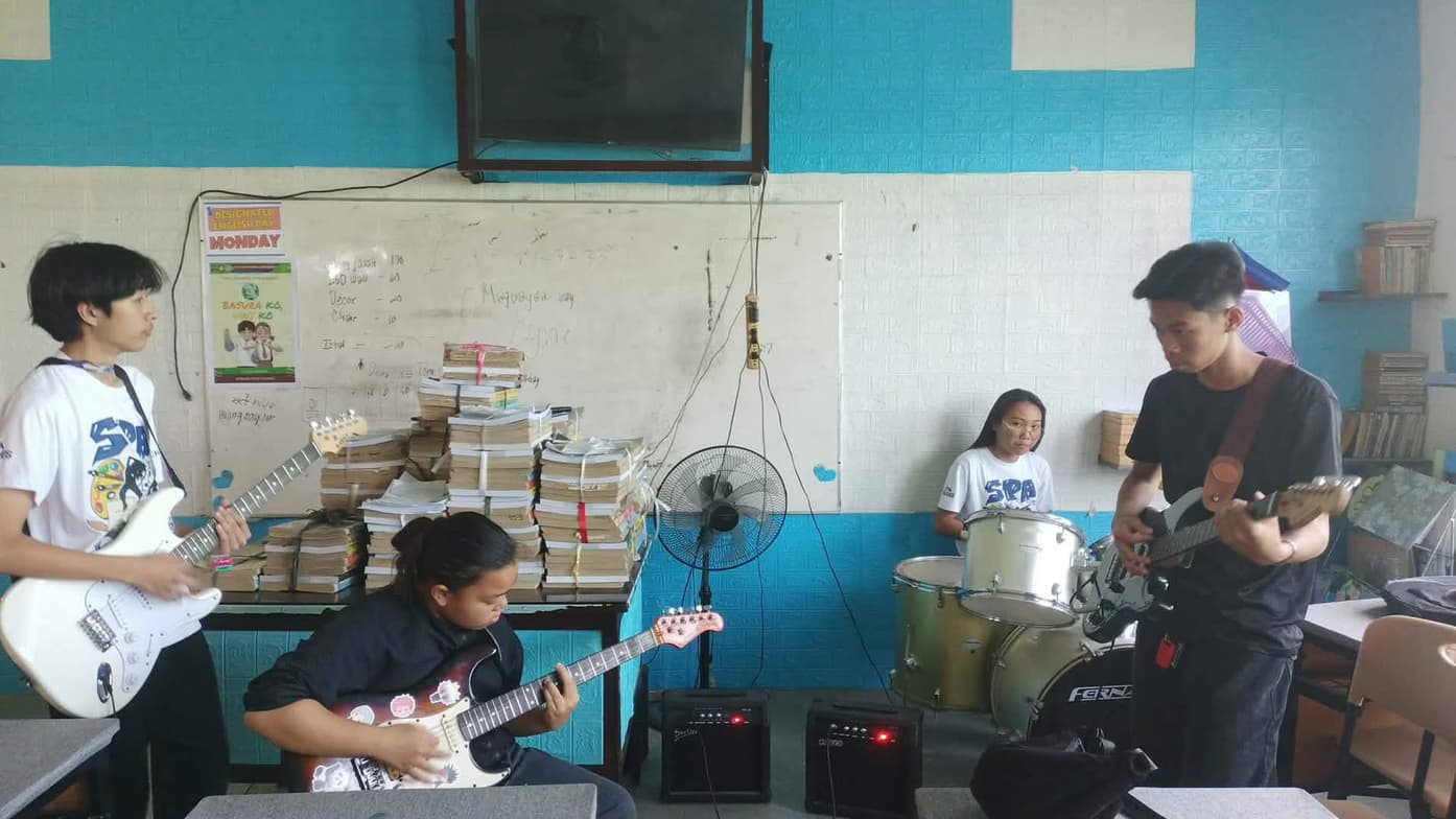 Hazel Anne conducting a lesson 