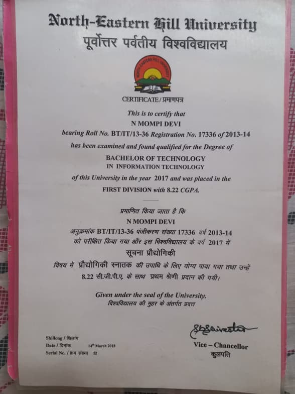 Verified degree or teaching certification of Mompi 