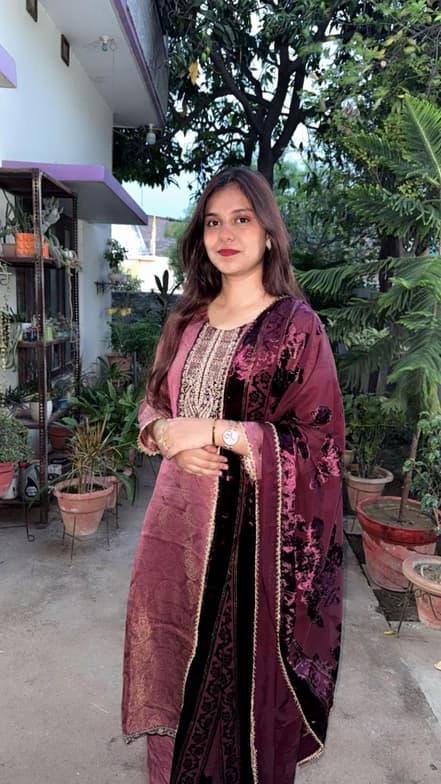 Profile photo of Juveria, Economics tutor at Wiingy 