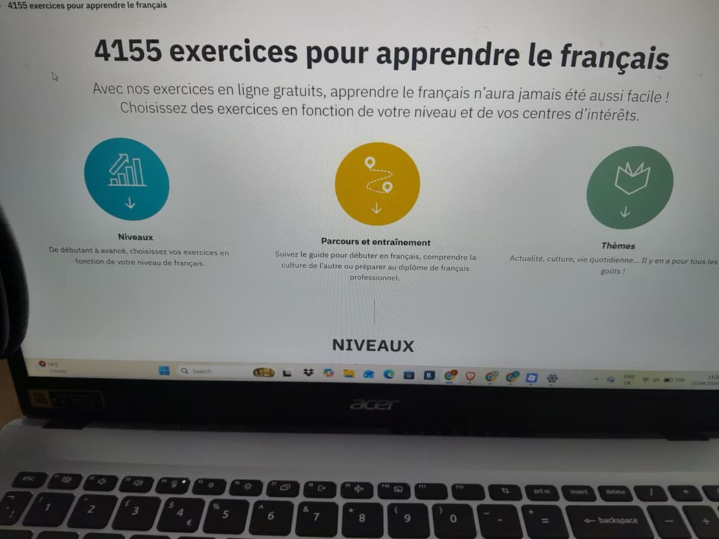 Live performance with French by Lamine 