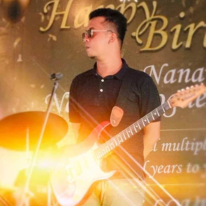 Profile photo of Hamlet, Guitar tutor at Wiingy 