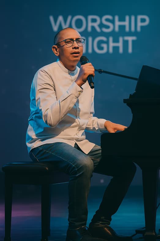 Profile photo of Rey, Piano tutor at Wiingy 
