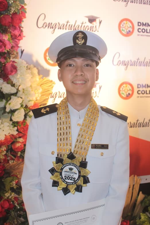 Graduation ceremony photo of Hugh Grant 