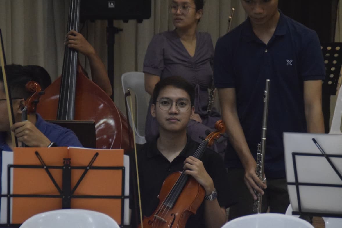 Casual photos of Hugh Grant, Wiingy tutor 