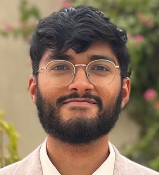 Profile photo of Azzam, Economics tutor at Wiingy 