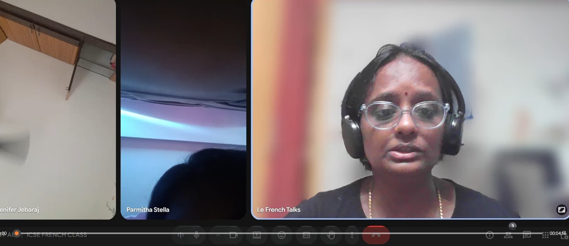 Sans conducting a lesson 