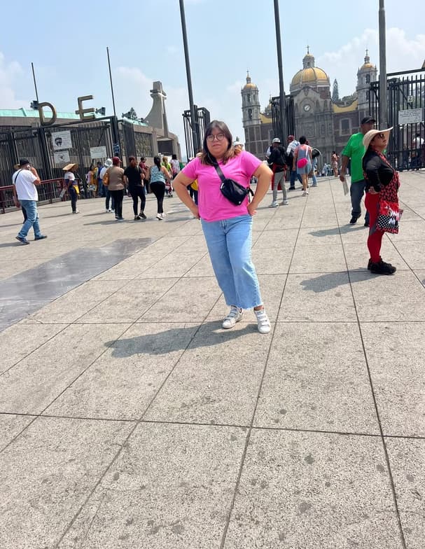Travel snapshot of Anayeli  during a trip 