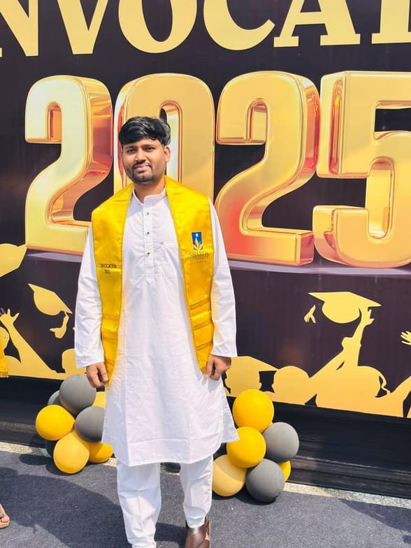 Graduation ceremony photo of Saba 