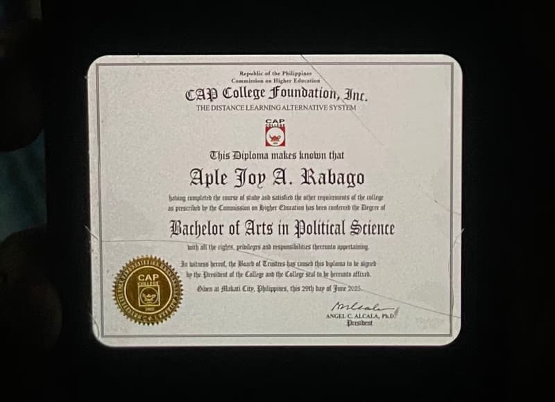 Verified degree or teaching certification of Aple Joy 