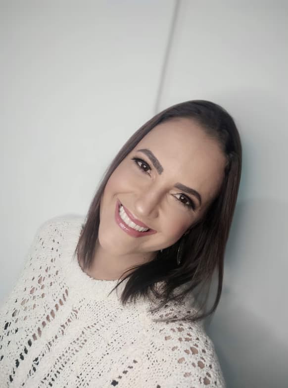 Profile photo of Eloana, English tutor at Wiingy 