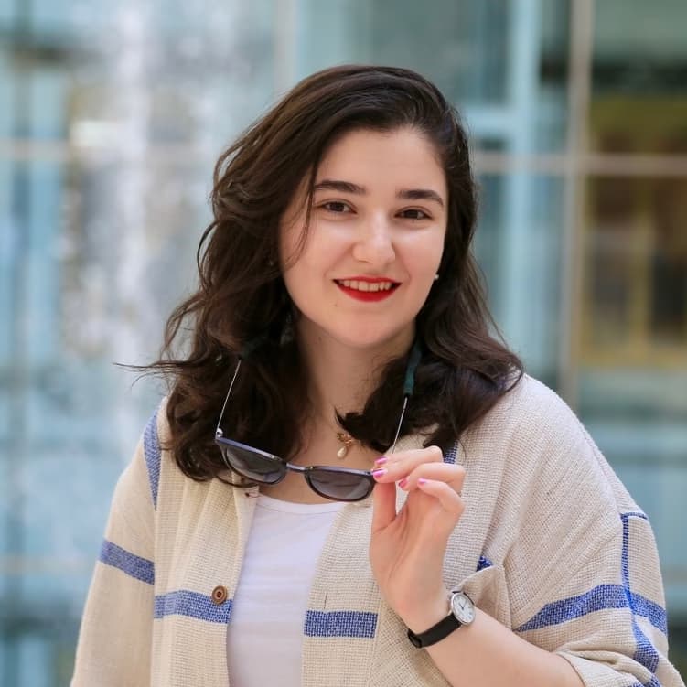 Profile photo of Farahnaz, English tutor at Wiingy 