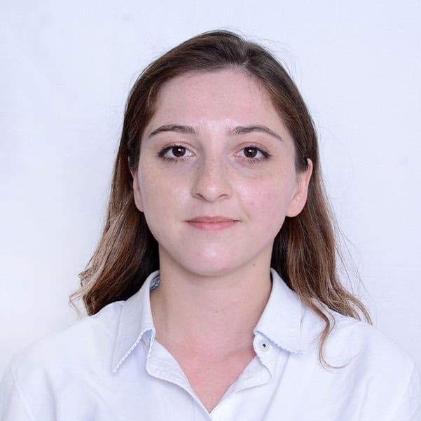 Profile photo of Aysun, English tutor at Wiingy 