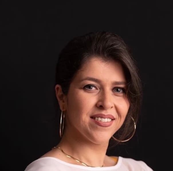 Profile photo of neda, English tutor at Wiingy 