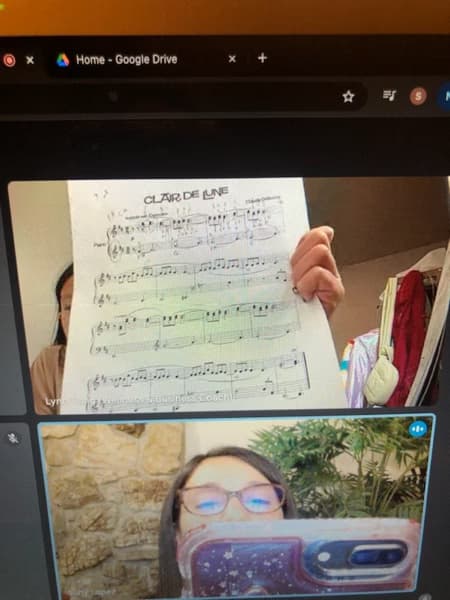 Suny conducting a lesson 