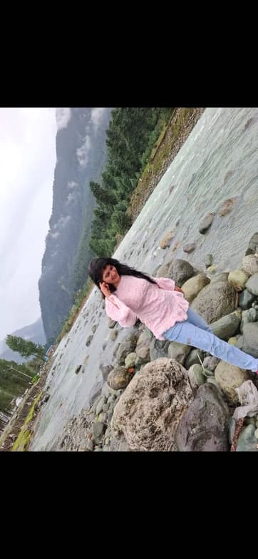 Travel snapshot of Naina during a trip 