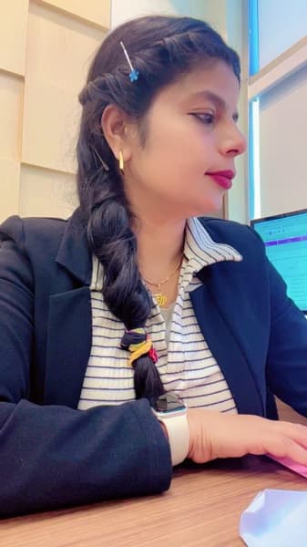 Profile photo of Reet, English tutor at Wiingy 