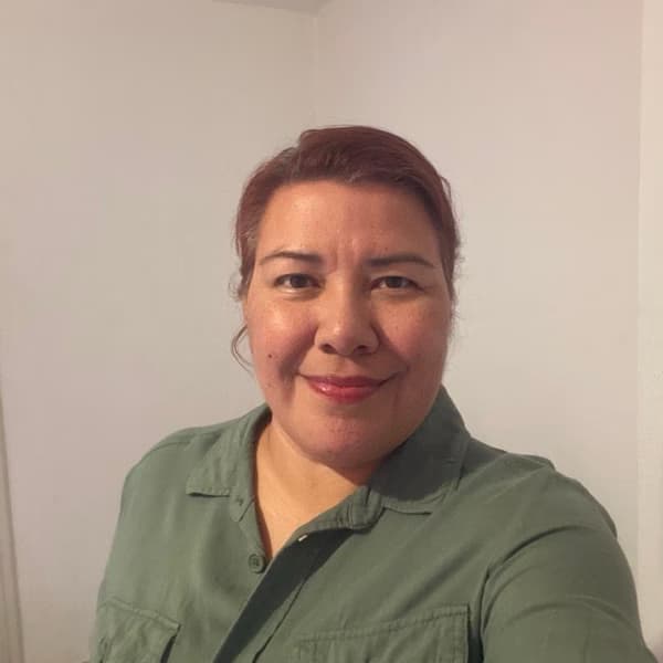 Profile photo of Cristina , ESL tutor at Wiingy 