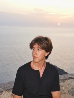 Profile photo of Artem Galis, undefined tutor at Wiingy