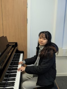 Profile photo of Phiphi Tran, undefined tutor at Wiingy