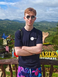 Profile photo of Momo Low, undefined tutor at Wiingy