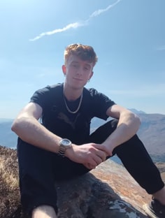 Profile photo of Momo Low, undefined tutor at Wiingy