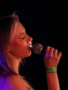 Profile photo of Nicole  Glazunov, undefined tutor at Wiingy