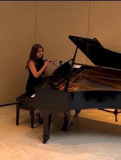 Profile photo of Siena Nicole, undefined tutor at Wiingy