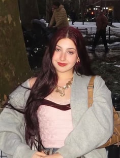 Profile photo of Mia Lewis, undefined tutor at Wiingy