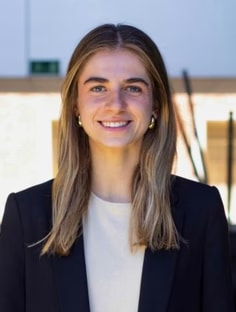 Profile photo of Azura	 Ravenwood, undefined tutor at Wiingy