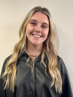 Profile photo of Elina Pierce, undefined tutor at Wiingy