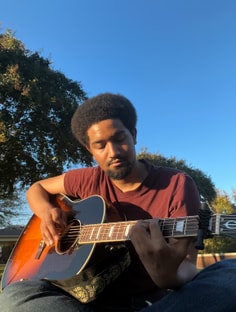 Profile photo of Sayo Oni, undefined tutor at Wiingy