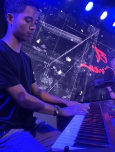 Profile photo of Richard Maaño, undefined tutor at Wiingy