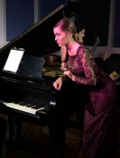 Profile photo of Molly R, undefined tutor at Wiingy