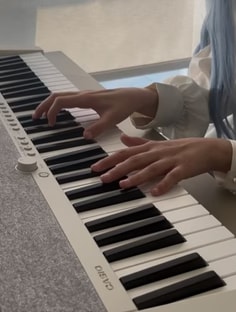 Profile photo of  Monika Dong, undefined tutor at Wiingy