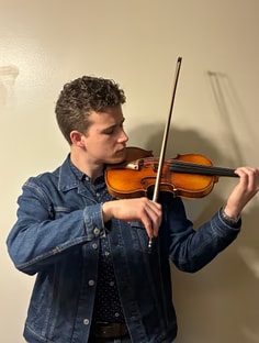 Profile photo of Robert Means, undefined tutor at Wiingy