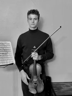 Profile photo of Robert Means, undefined tutor at Wiingy